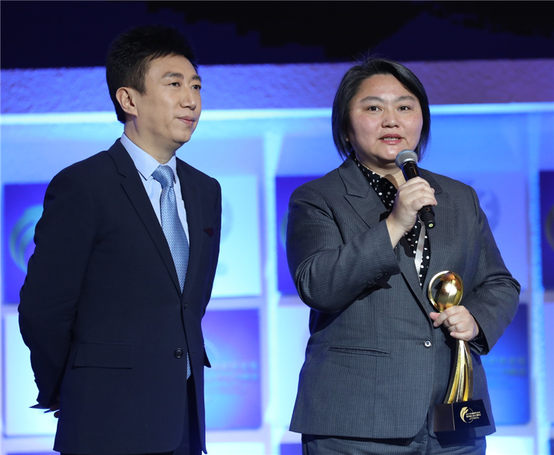 強(qiáng)創(chuàng)新，高成長，上汽蟬聯(lián)“CCTV中國十佳上市公司”稱號(hào)